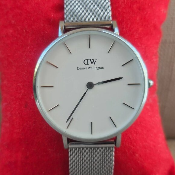 Daniel Wellington Wristwatch Silver Tone Mesh Metal Strap Analog Quartz Watch - Picture 3 of 12